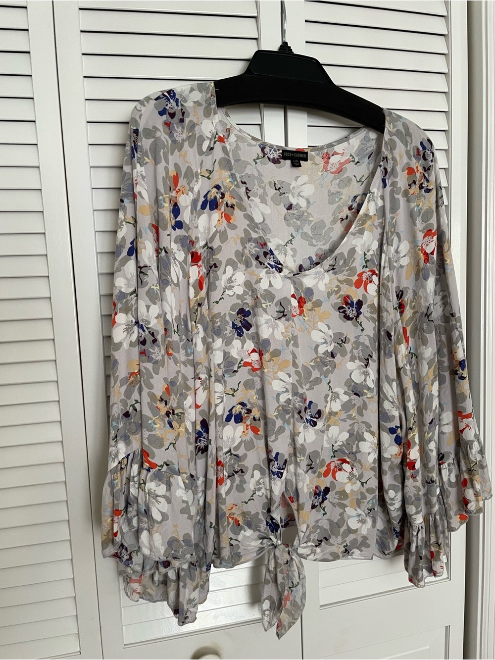 Coco + Carmen Light Gray Floral Tie-Front Blouse